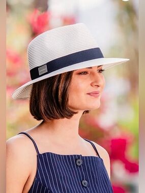 Wallaroo Carkella Fairway Ivory Straw Fedora Golf Hat with Navy Band